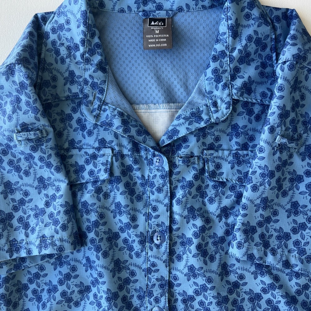 REI Co-op Sahara Shirt Womens M Fitted Floral Blue Short Sleeve Hiking Pockets - Picture 3 of 10